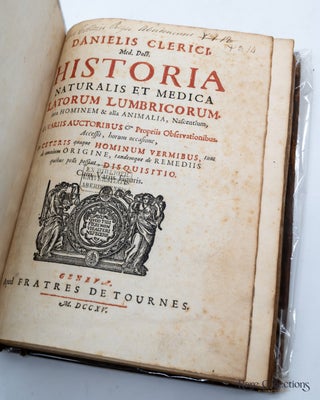 Historia Naturalis et Medica LAtorum Lumbricorum intra Hominem & alia Animalia, Nasecntium, ex Variis Auctoribus & et Propriis Observationibus Accessit, horum occasione, de ceteris quoque hominum vermibus, tum de omnium origine, tandemque de remediis quibus pelli possint, Disquisitio. Cum variis figuris.